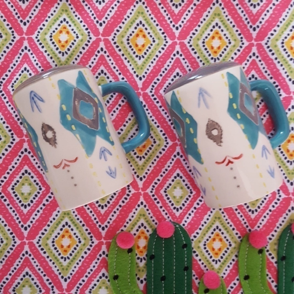 NWT Salt & Pepper Set with Handle